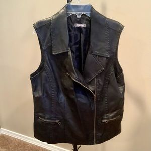 Black faux leather fashion biker riding vest Zip front women’s Large